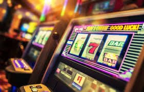 Berbagai pola kemenangan Bingo yang ditampilkan di layar permainan gokil33